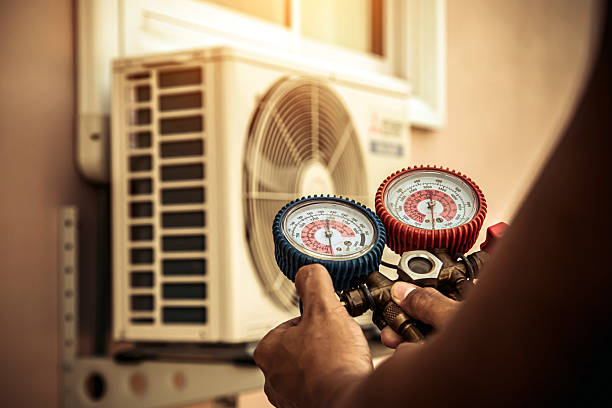 Professional Ductwork Repair technician working in Essex, IL